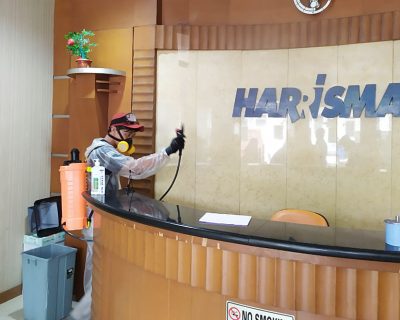 Penyemprotan Disinfektan di Harrisma Saat WFH